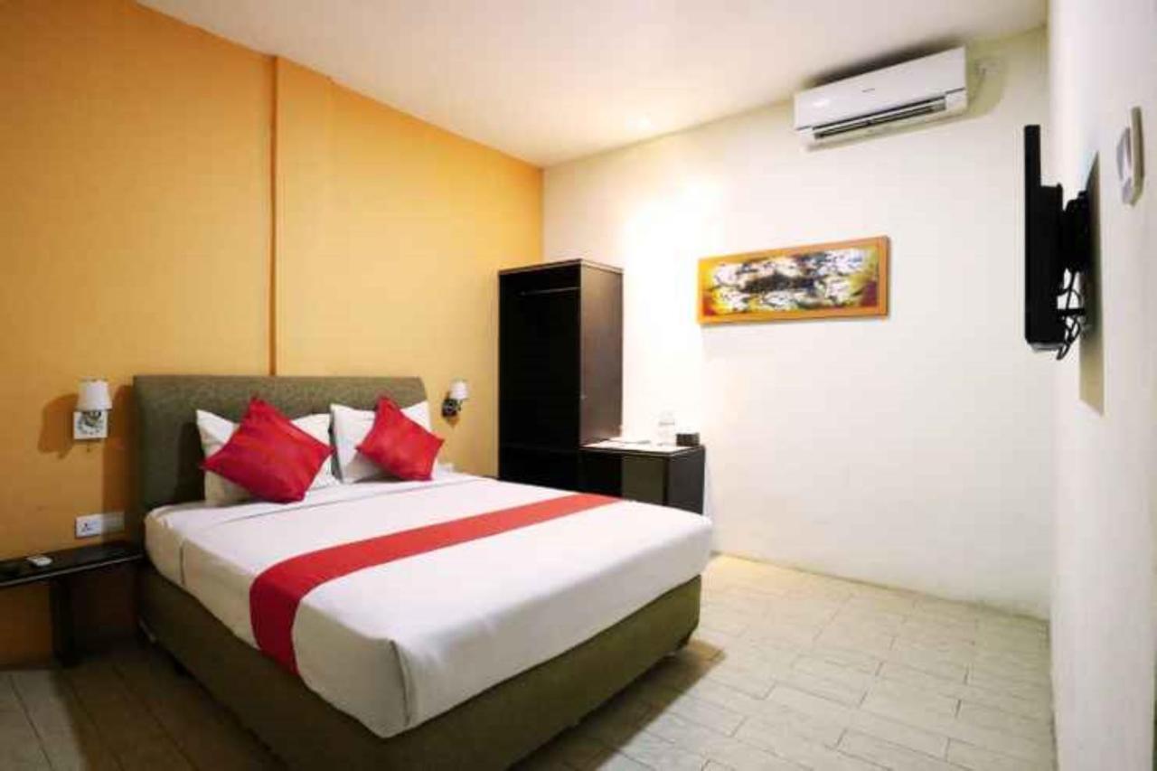 Blitz Hotel Batam Tanjung Uncang Sekupang Exterior foto