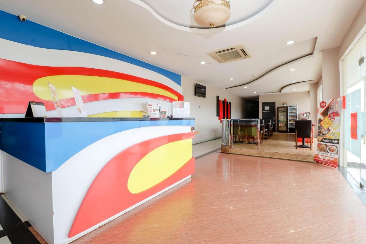Blitz Hotel Batam Tanjung Uncang Sekupang Exterior foto